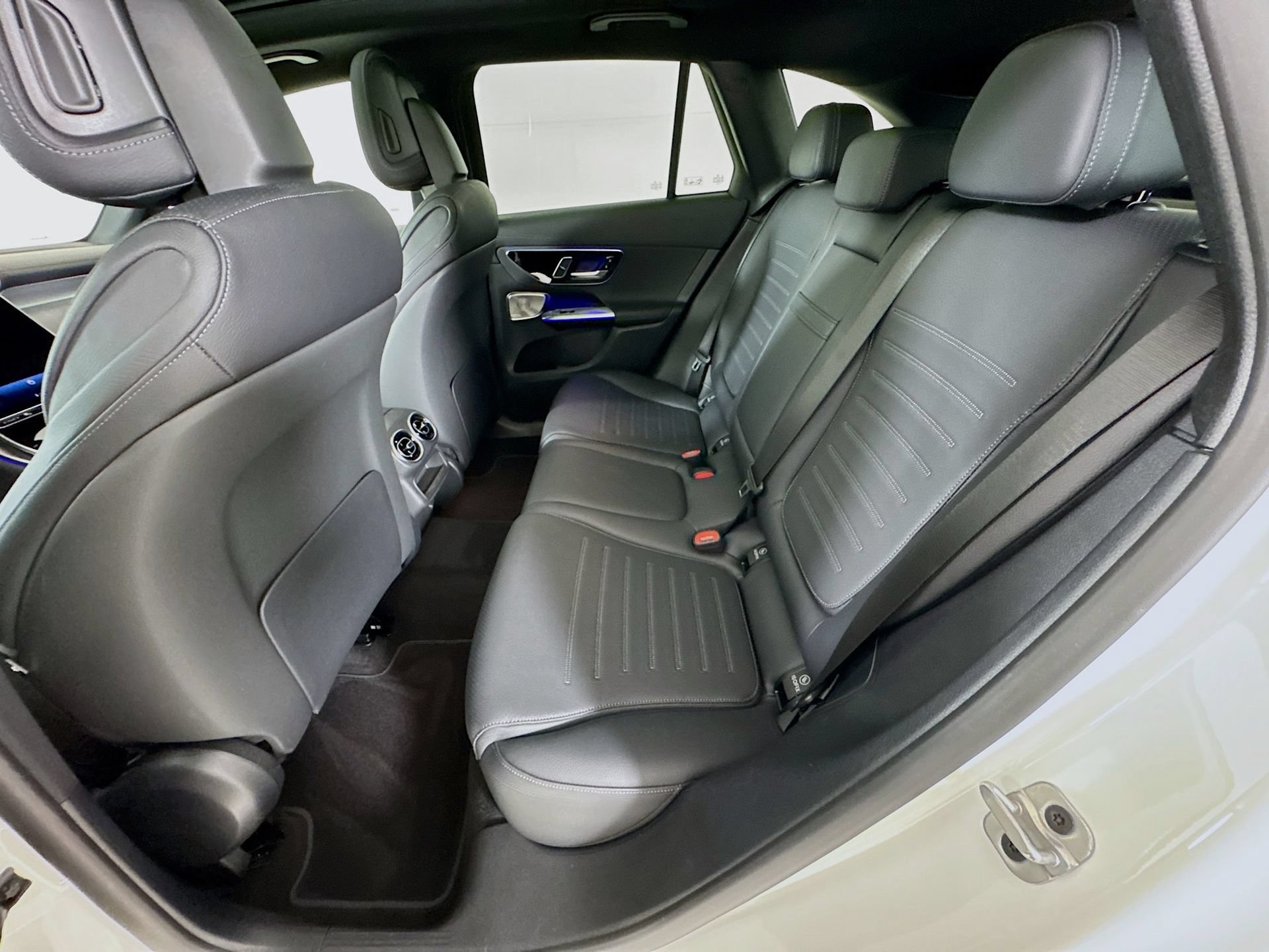 Certified 2025 Mercedes-Benz GLC 300 image 27