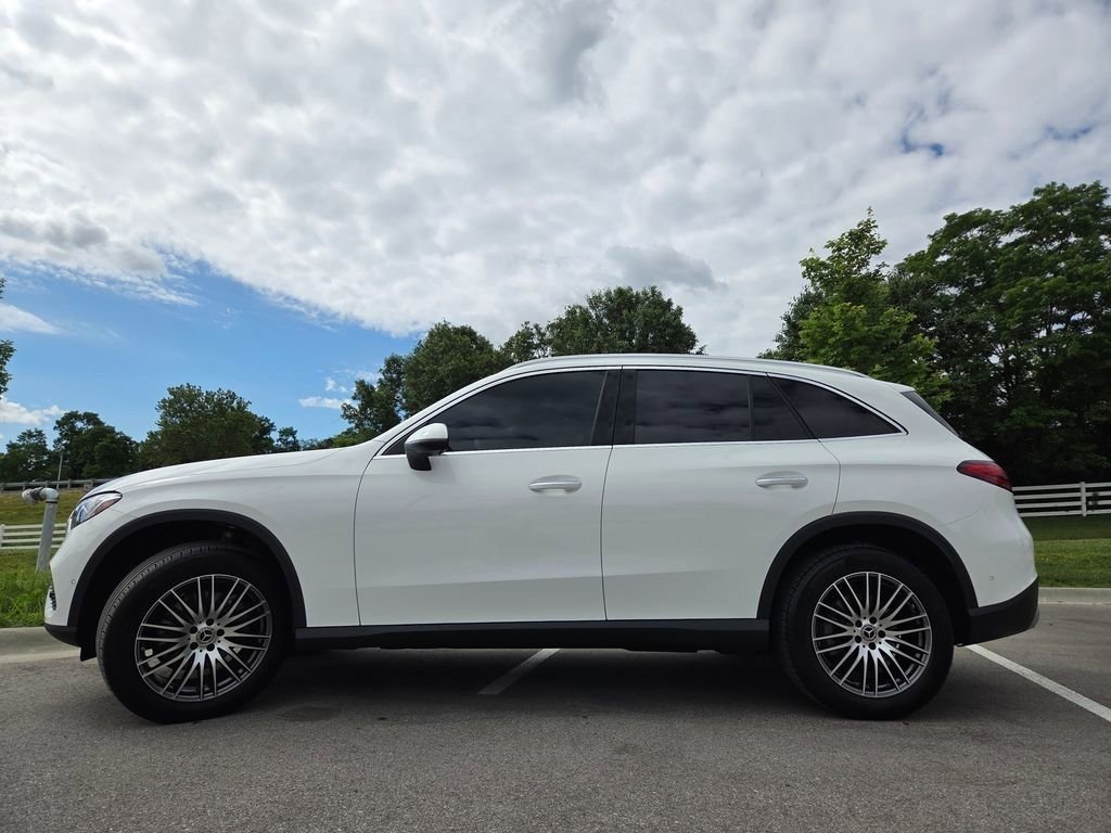 Used 2025 Mercedes-Benz GLC 300 4MATIC image 25