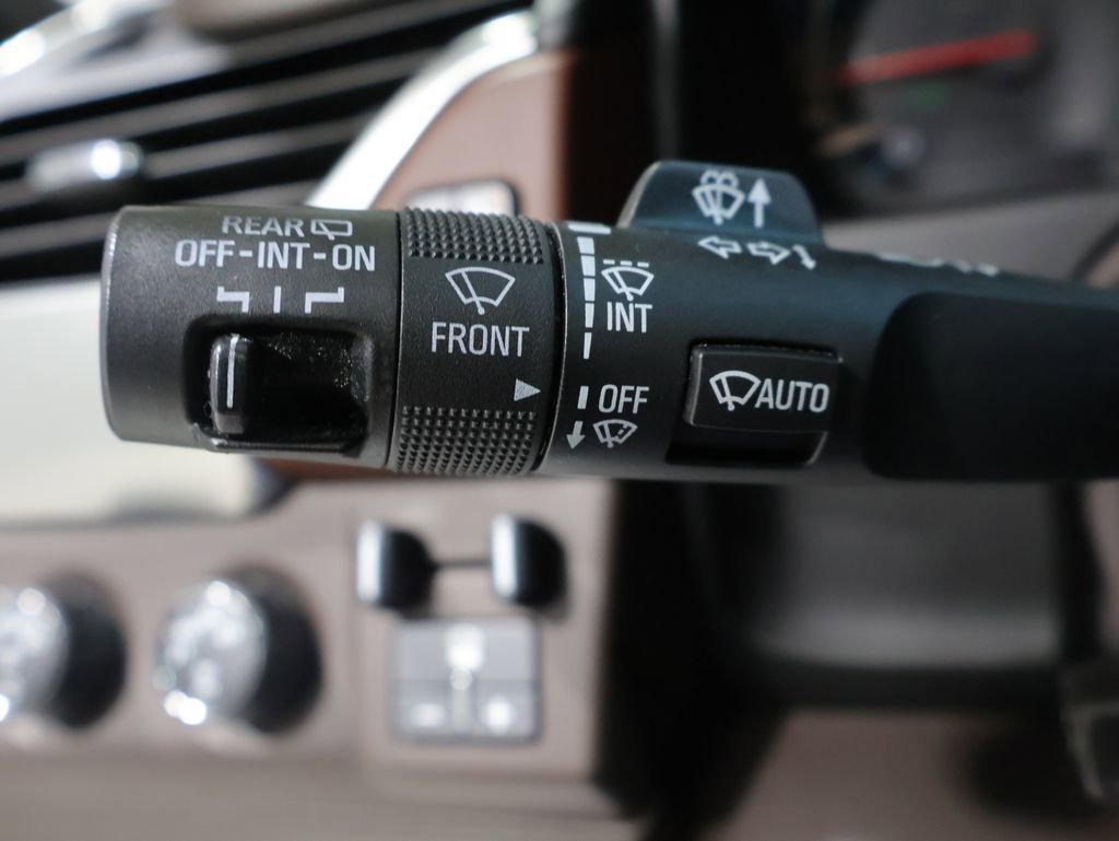 Used 2015 Chevrolet Tahoe LTZ AWD/4WD image 35