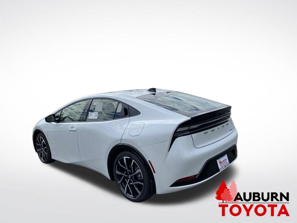 New 2027 Toyota Prius Plug-In Hybrid FWD image 5