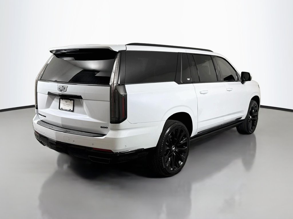 Used 2026 Cadillac Escalade ESV Platinum Sport w/ LPO, ONYX Package AWD/4WD image 7