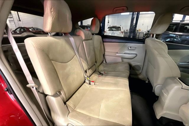 Used 2014 Toyota Prius V Two image 27
