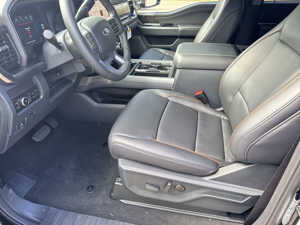 New 2026 Ford F250 Lariat w/ Black Appearance Package image 9