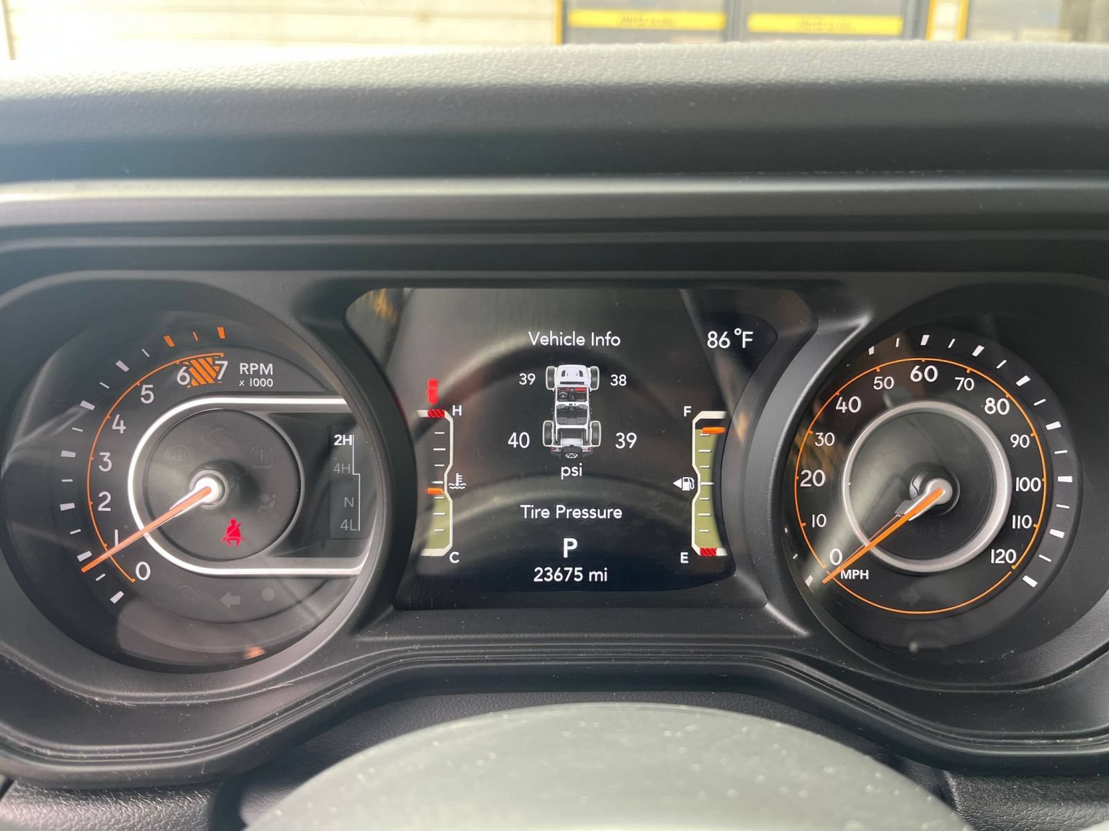 Used 2025 Jeep Wrangler Unlimited Sahara AWD/4WD image 38