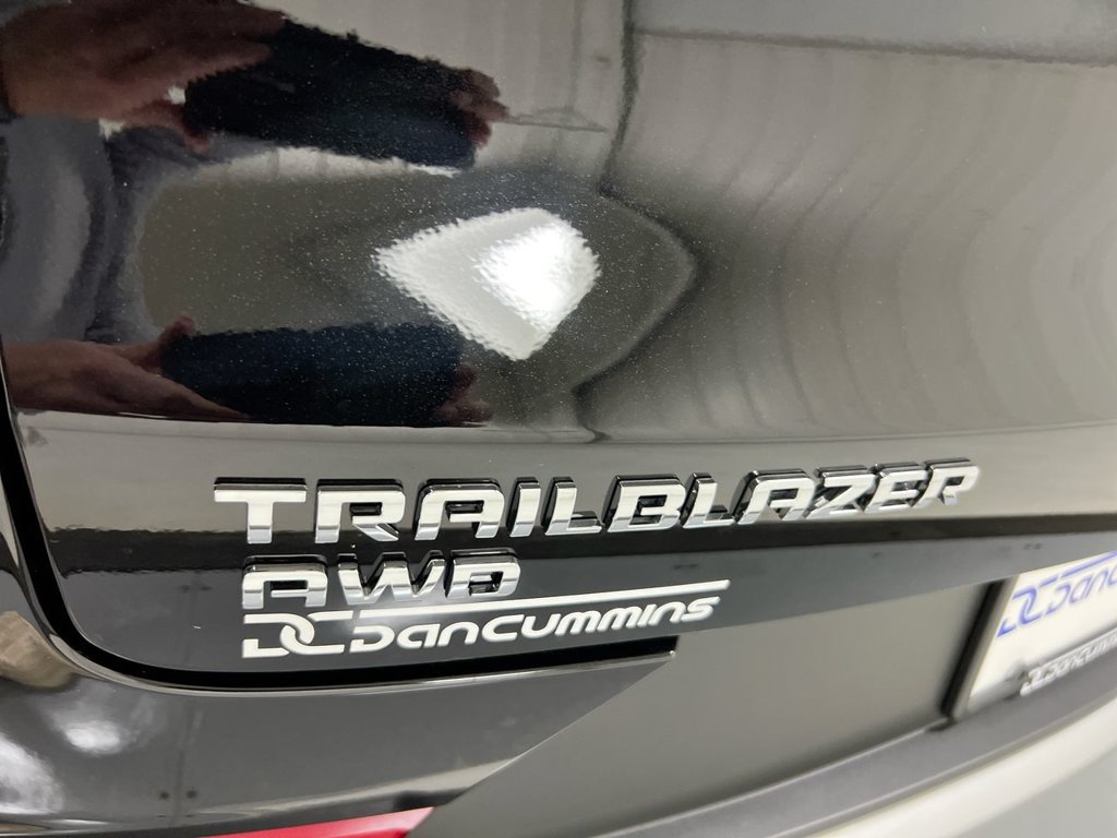 Used 2025 Chevrolet TrailBlazer LT AWD/4WD image 26