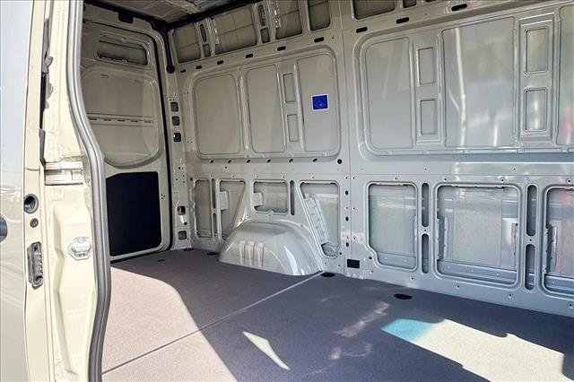 New 2026 Mercedes-Benz Sprinter 2500 image 4