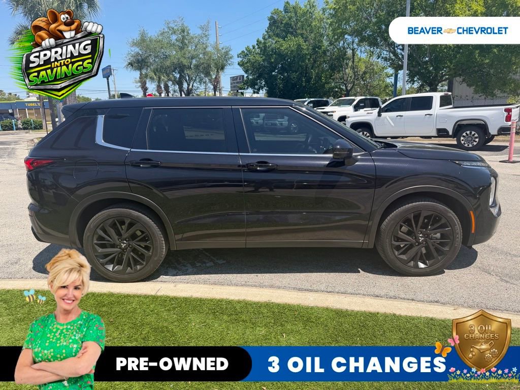 Used 2024 Mitsubishi Outlander SE image 3