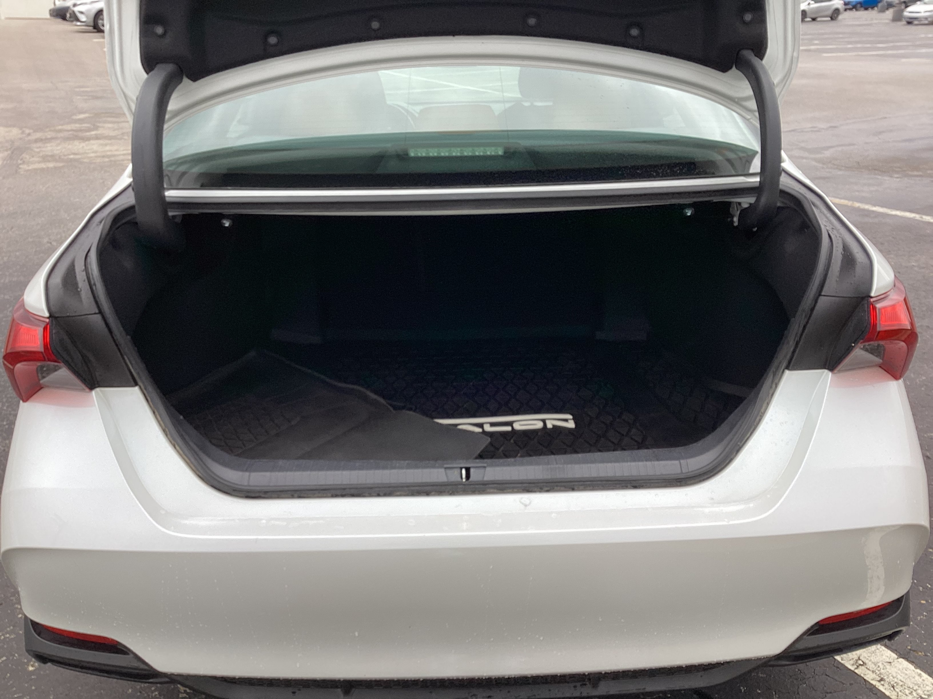 Certified 2019 Toyota Avalon Limited w/ All Weather Liner Package FWD image 28