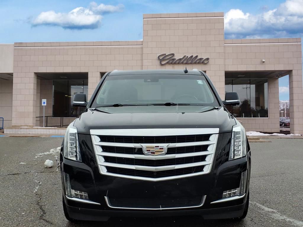 Used 2017 Cadillac Escalade Luxury image 2