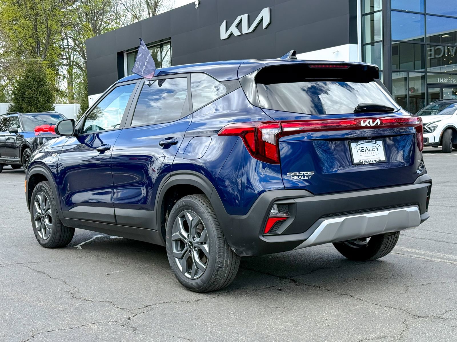 Certified 2025 Kia Seltos LX AWD/4WD image 6