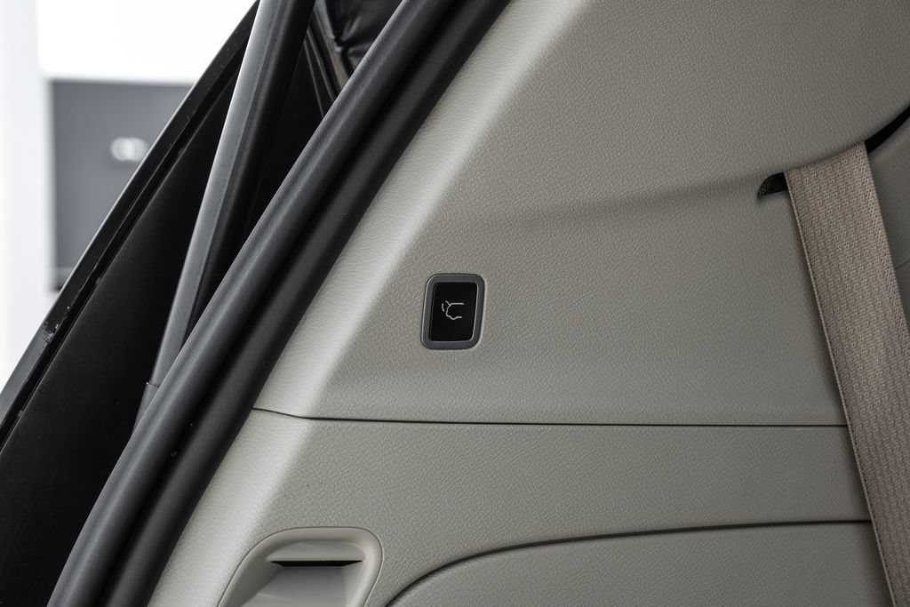 Used 2024 Chrysler Pacifica Touring-L FWD image 68