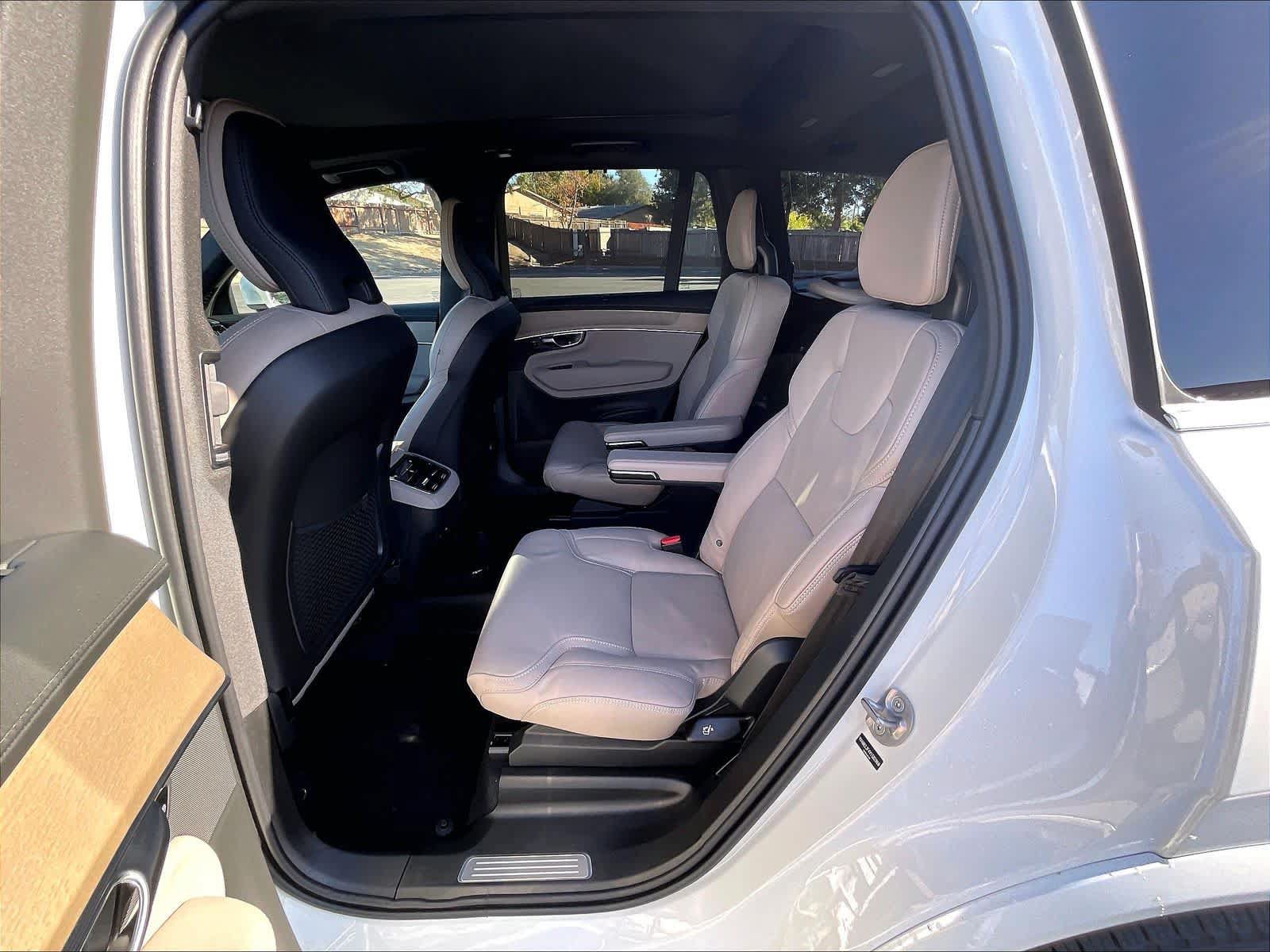 New 2027 Volvo XC90 B6 Ultra AWD/4WD image 12