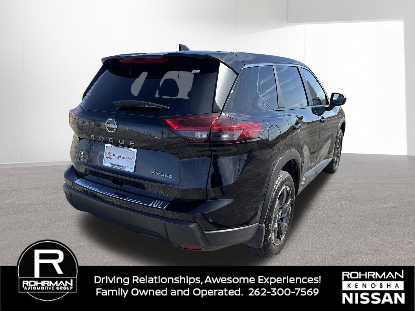 Used 2024 Nissan Rogue SV image 4