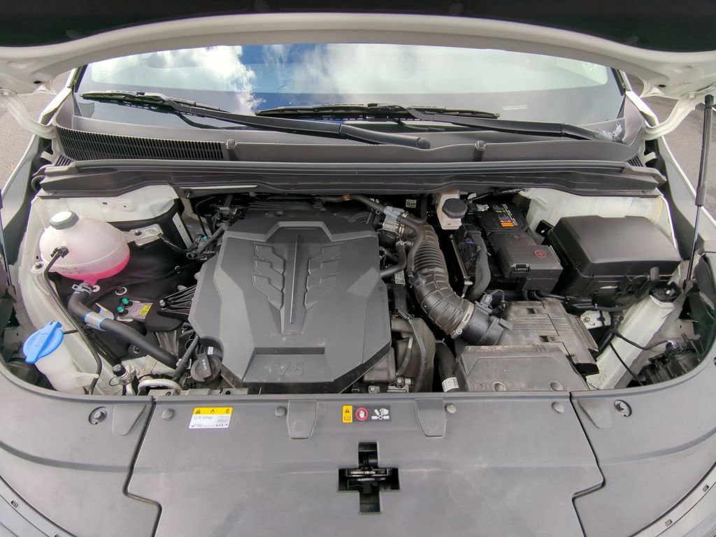 Used 2025 Kia Carnival LXS image 34