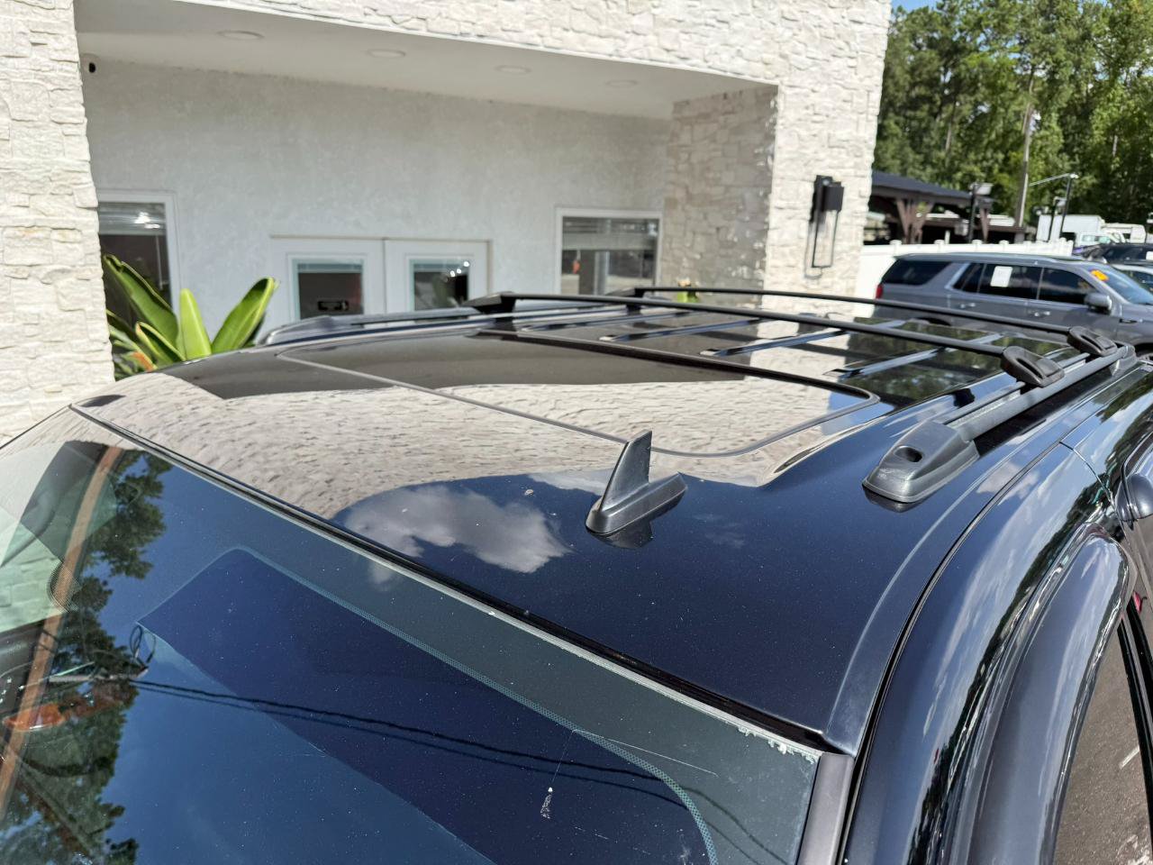 Used 2011 Chevrolet Avalanche LTZ AWD/4WD image 14