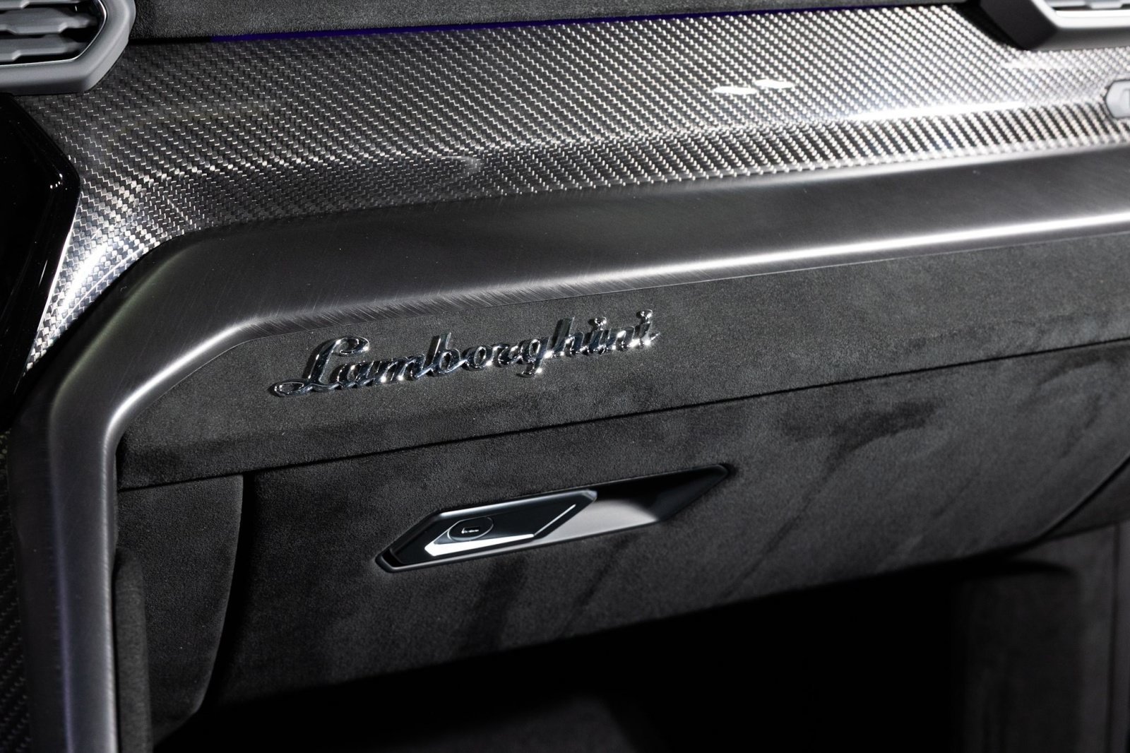 Used 2024 Lamborghini Urus Performante AWD/4WD image 44