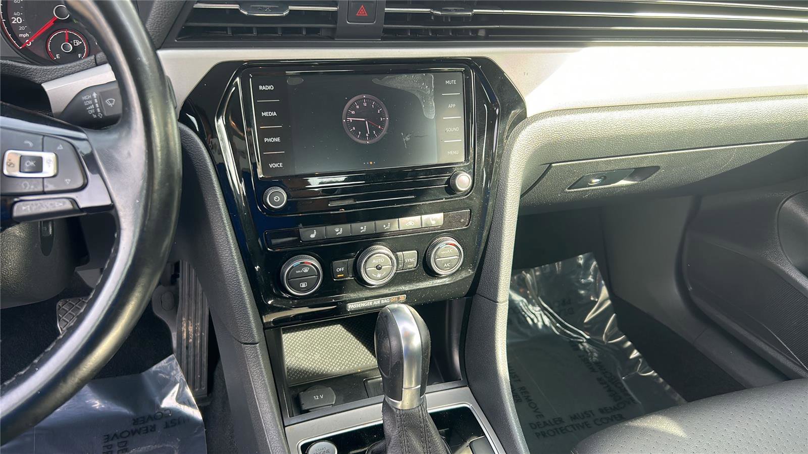 Used 2020 Volkswagen Passat 2.0T SE image 17