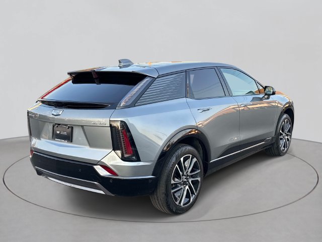 Certified 2025 Cadillac Optiq Sport 2 w/ LPO, Floor Liner Package AWD/4WD image 5