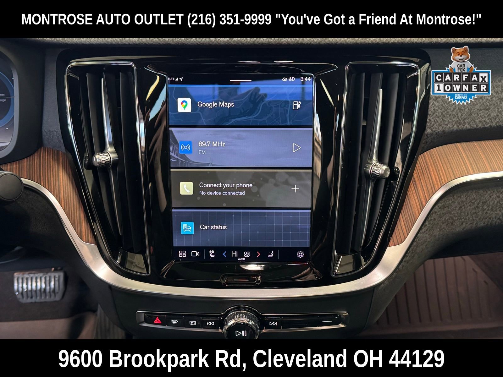 Used 2023 Volvo S60 T8 Plus w/ Climate Package image 24