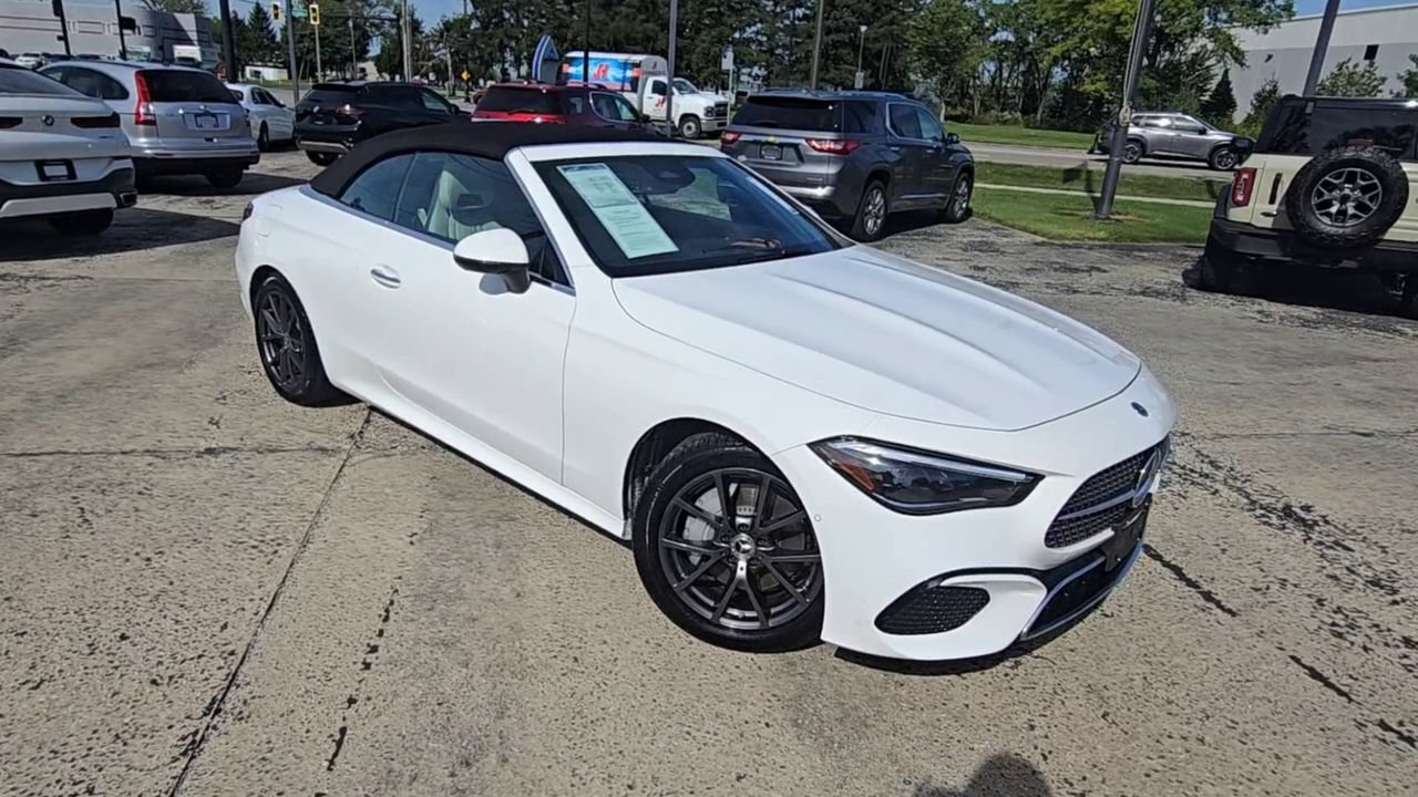 Used 2024 Mercedes-Benz CLE 300 4MATIC Cabriolet image 2