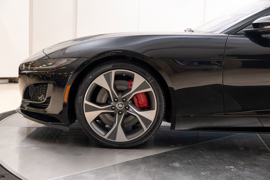 Used 2024 Jaguar F-TYPE R-Dynamic RWD image 40