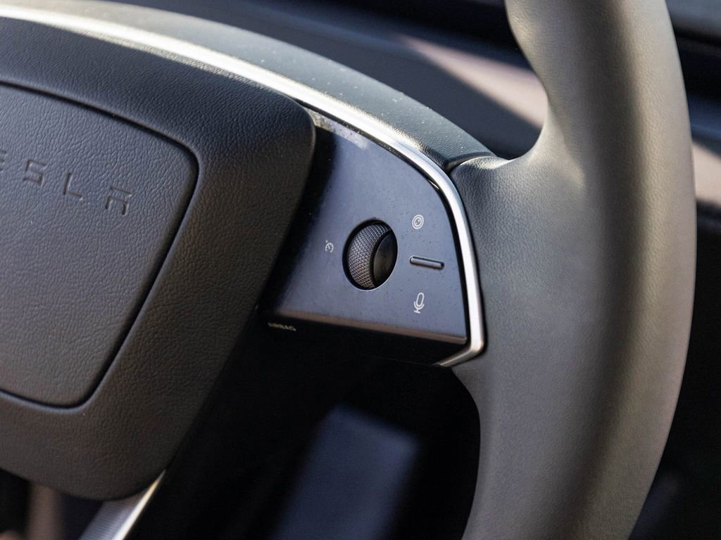 Used 2026 Tesla Model Y Long Range image 22