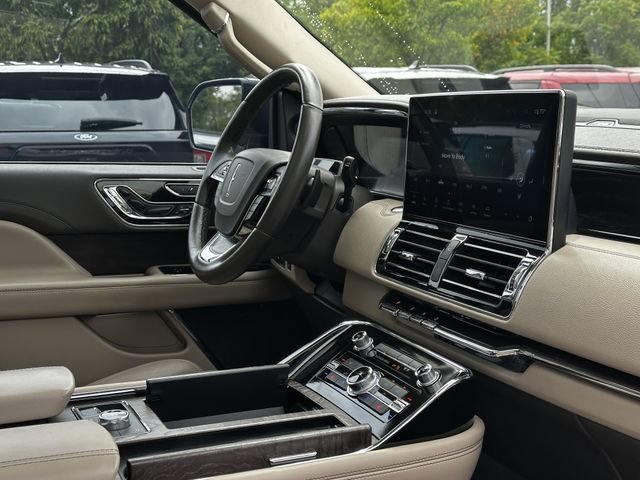 Certified 2024 Lincoln Navigator Reserve w/ Monochromatic Package AWD/4WD image 32