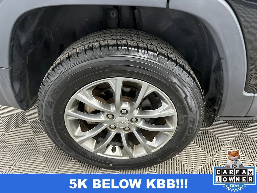 Used 2020 Jeep Cherokee Latitude Plus image 18