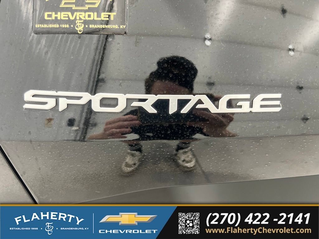 Used 2025 Kia Sportage LX FWD image 18