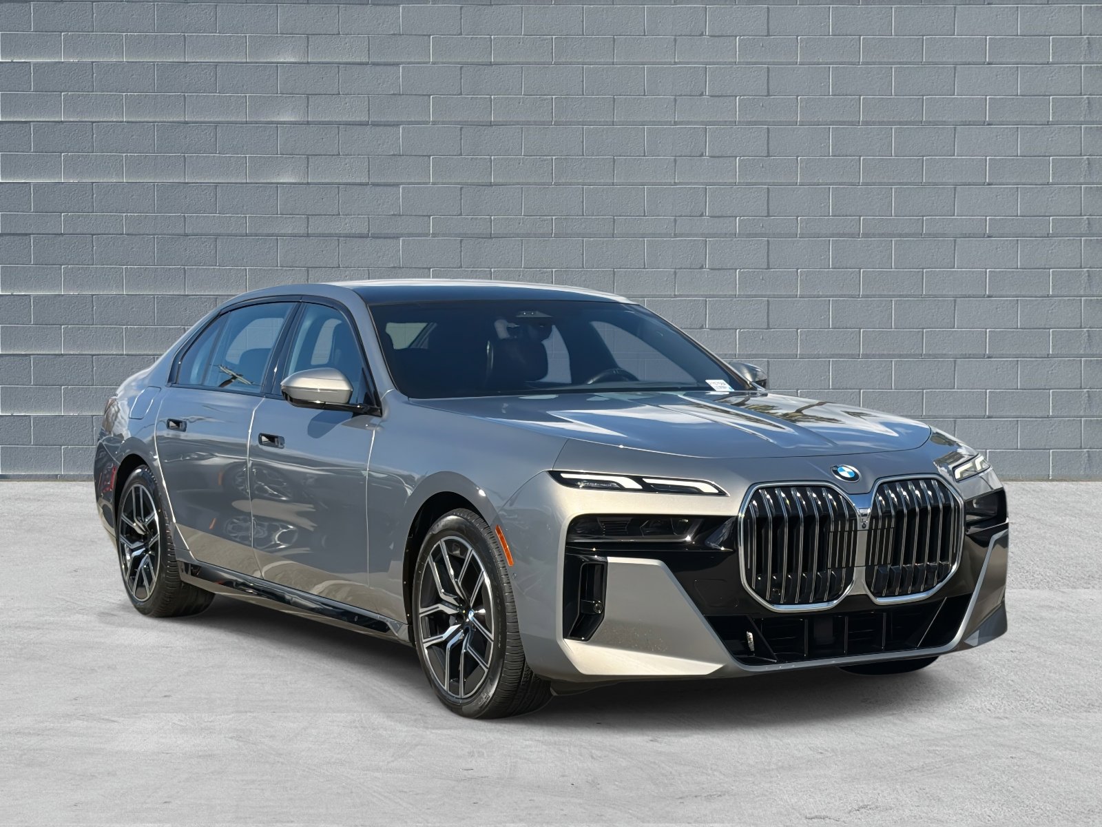 Certified 2023 BMW 740i w/ Parking Assistance Package RWD image 1