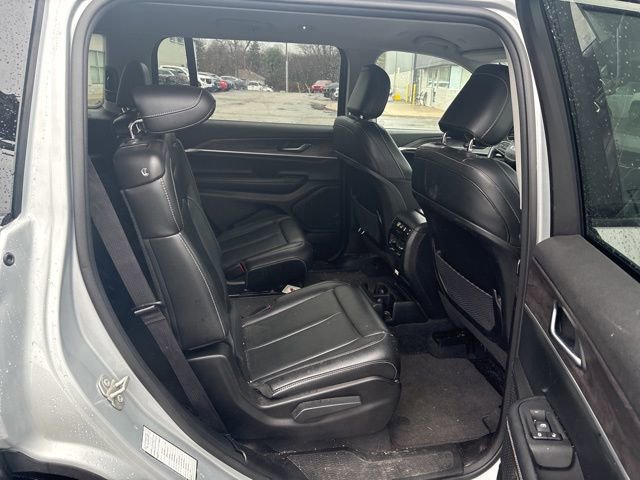 Used 2023 Jeep Grand Cherokee L Limited image 7