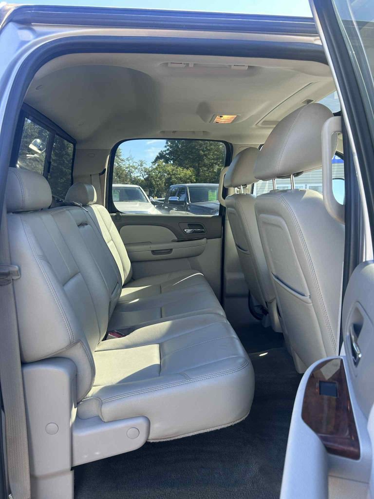 Used 2011 GMC Sierra 2500 SLT w/ SLT Convenience Package image 26