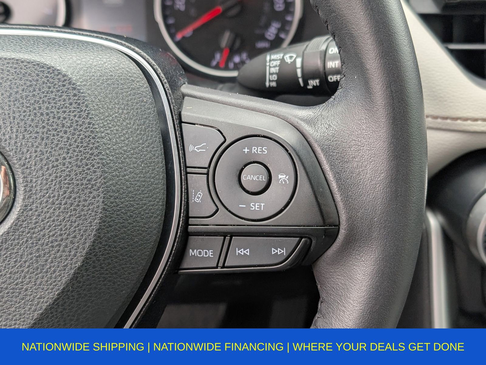 Used 2021 Toyota RAV4 XLE Premium image 36