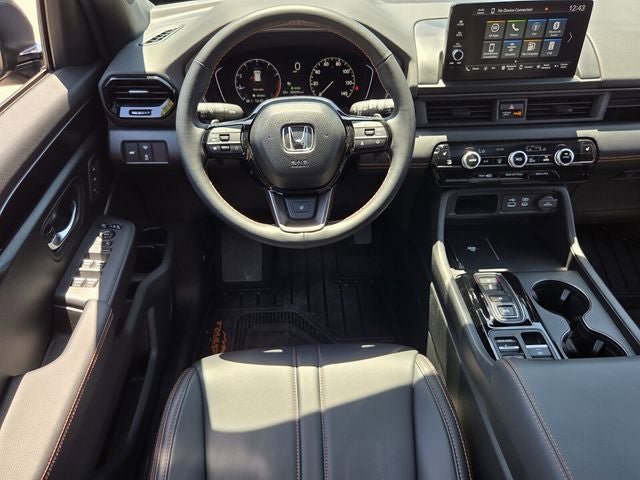 Used 2025 Honda Pilot TrailSport image 13