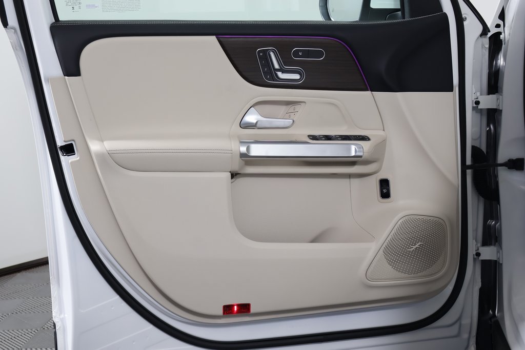 New 2026 Mercedes-Benz GLB 250 image 7
