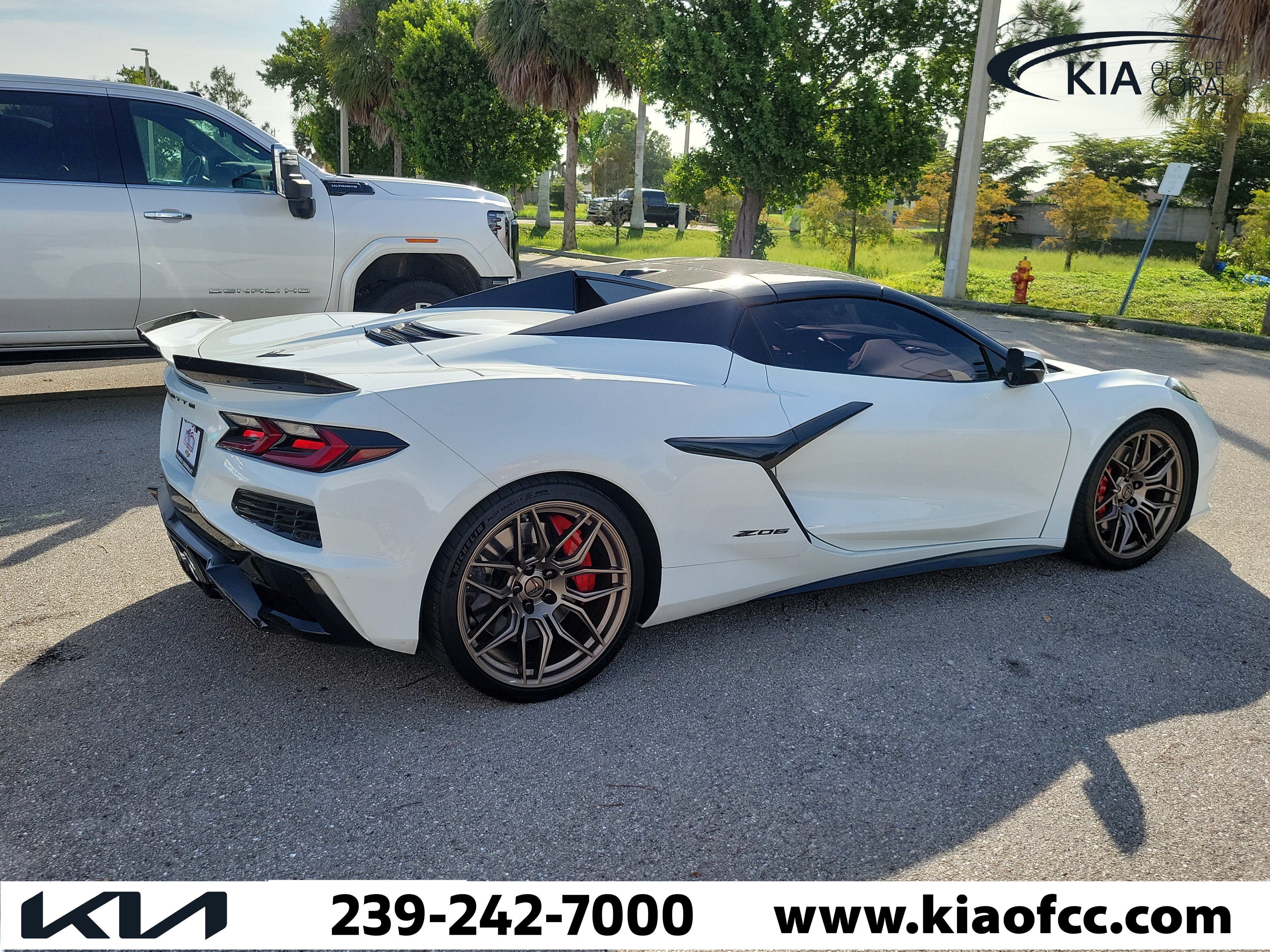 Used 2025 Chevrolet Corvette Z06 RWD image 7