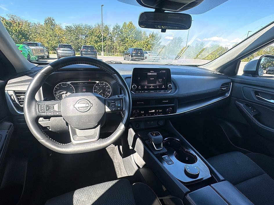 Certified 2025 Nissan Rogue SV AWD/4WD image 37