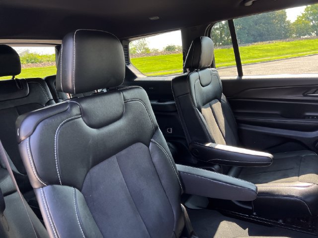 Used 2023 Jeep Grand Cherokee L Laredo AWD/4WD image 31