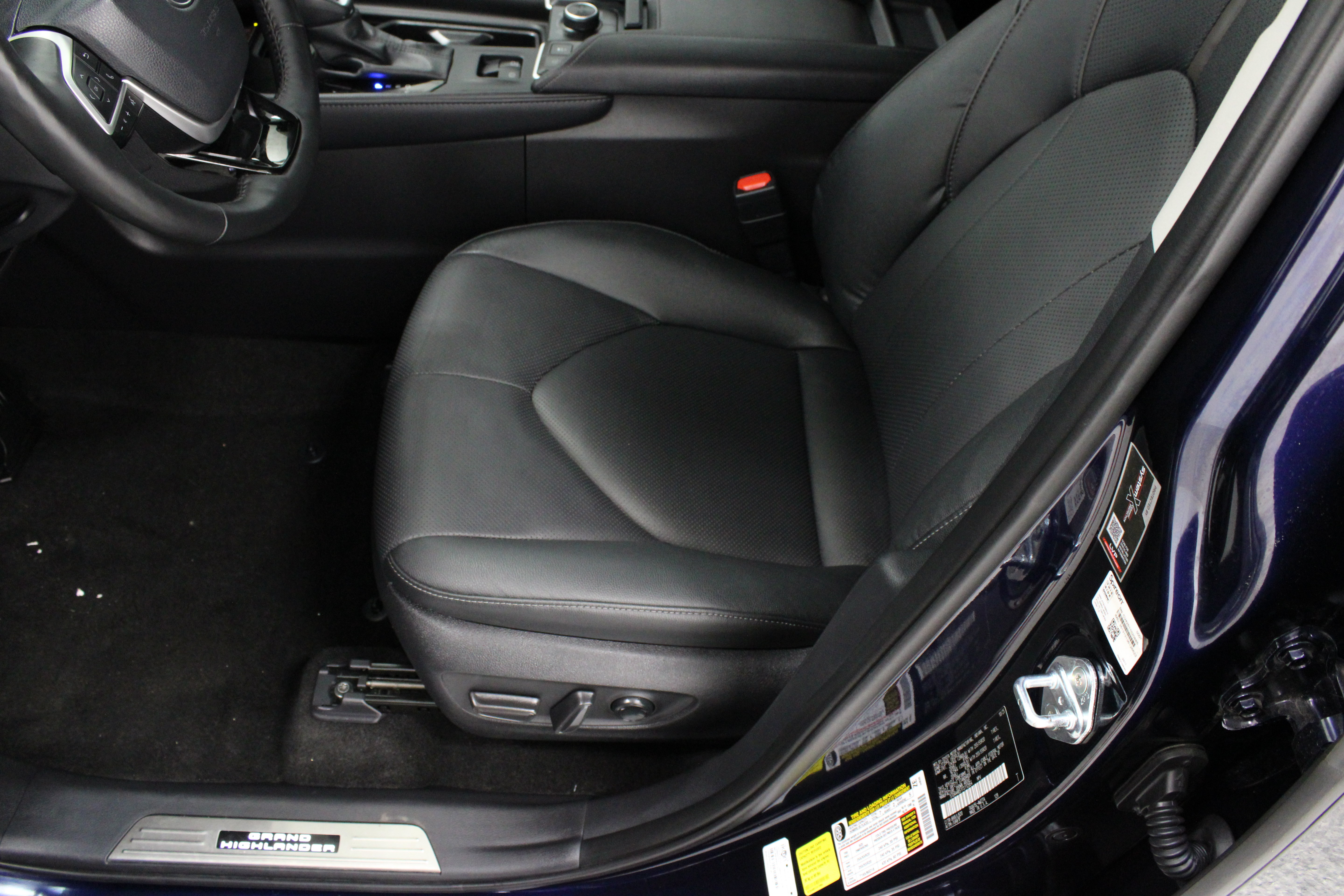 Used 2026 Toyota Grand Highlander AWD image 15