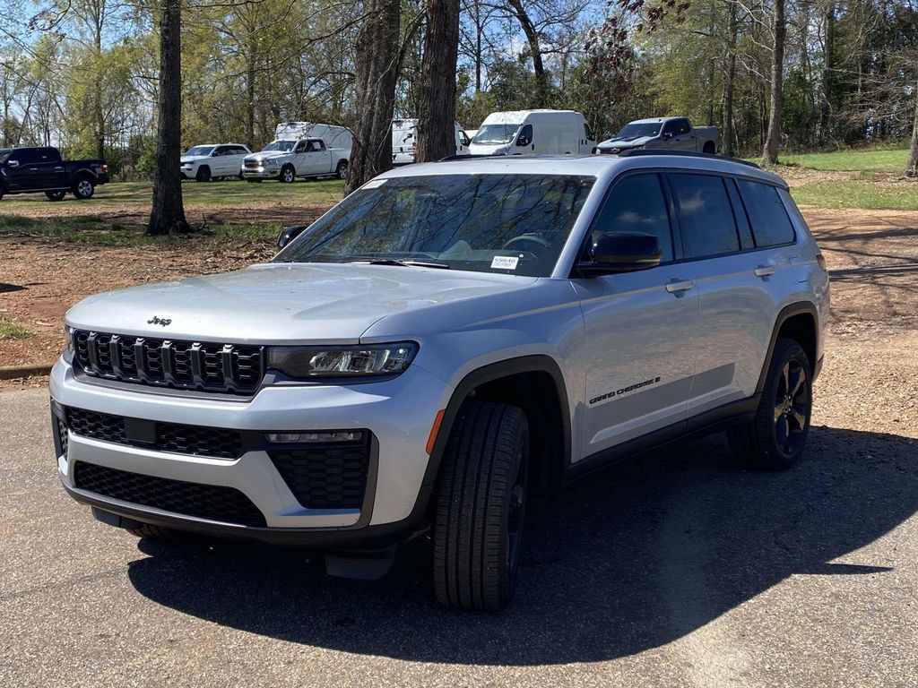 New 2026 Jeep Grand Cherokee L Limited w/ Limited Altitude Package RWD image 3