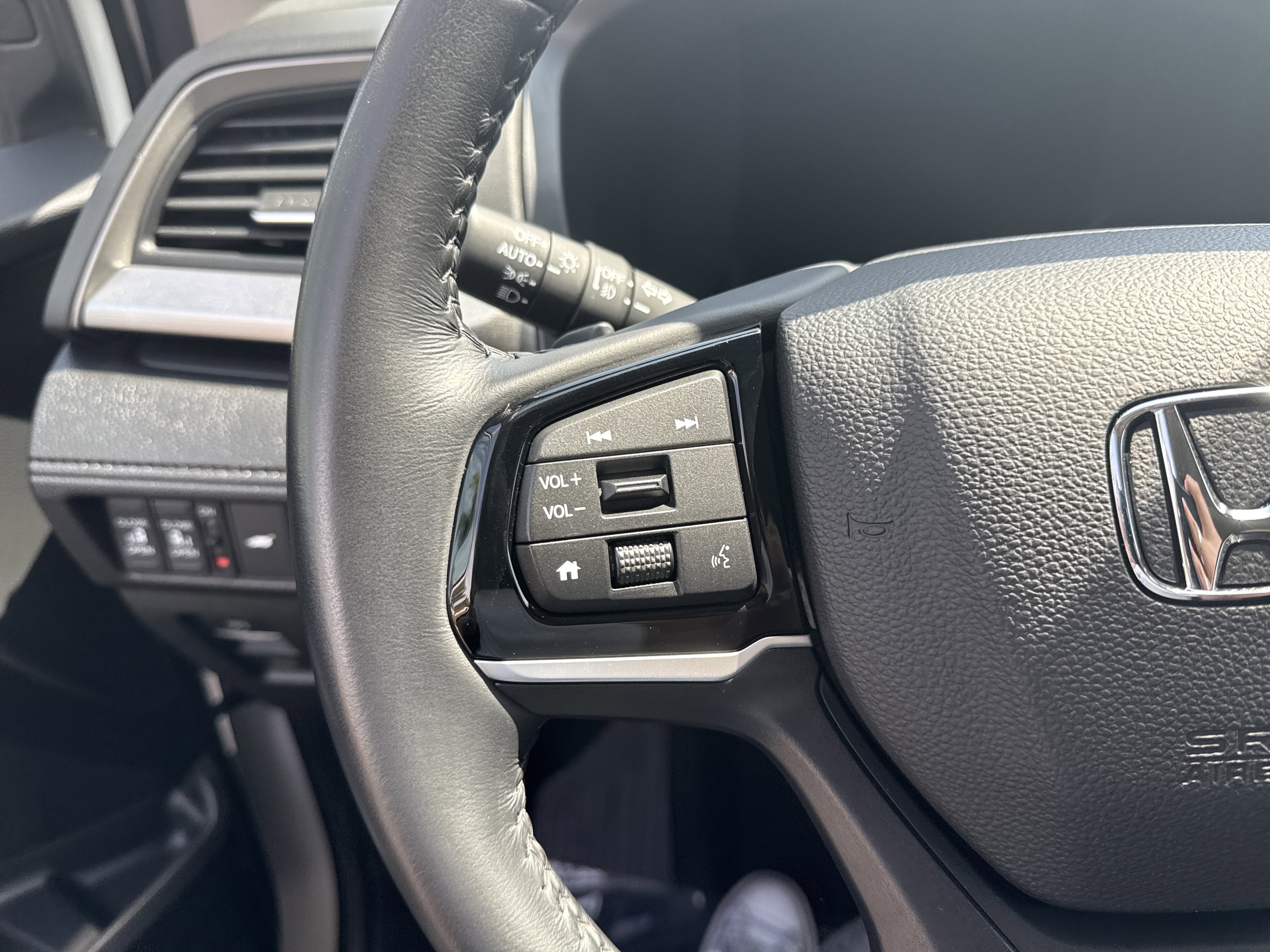 Certified 2025 Honda Odyssey EX-L image 23