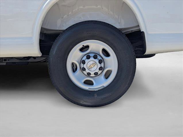 New 2026 Chevrolet Express 2500 Extended w/ Driver Convenience Package RWD image 10