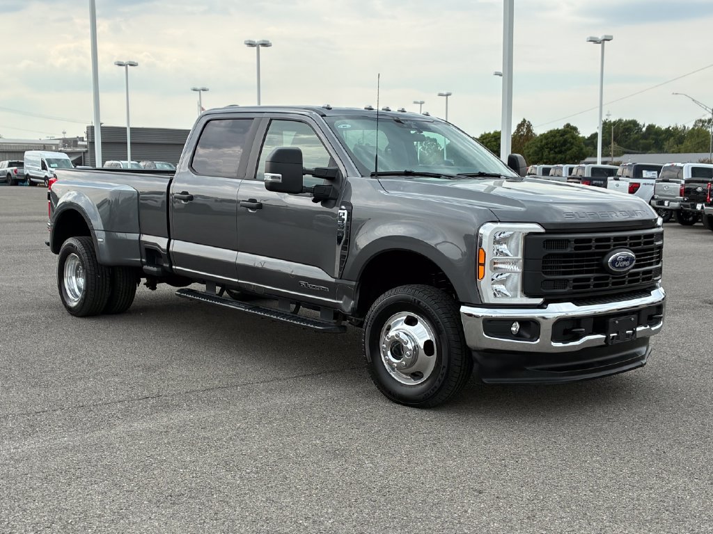 Used 2025 Ford F350 XL w/ 360-Degree Camera Package AWD/4WD image 1