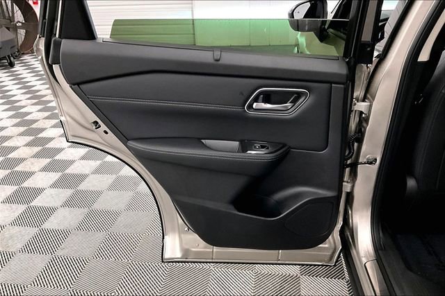 New 2026 Nissan Rogue Platinum image 31