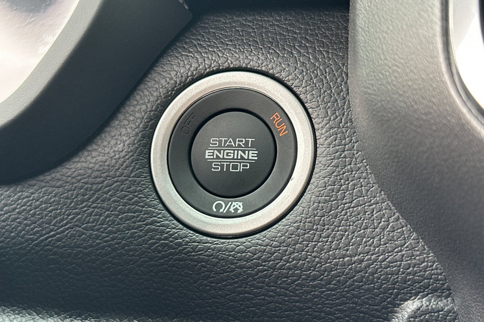 New 2026 RAM 3500 Laramie AWD/4WD image 21