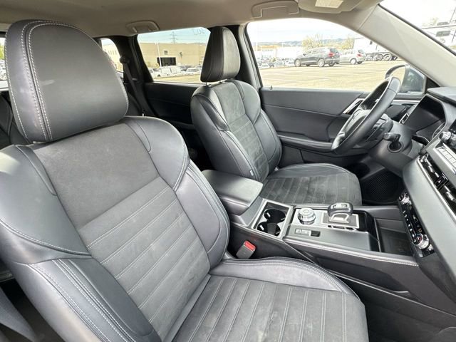 Used 2024 Mitsubishi Outlander SE Black Edition image 26