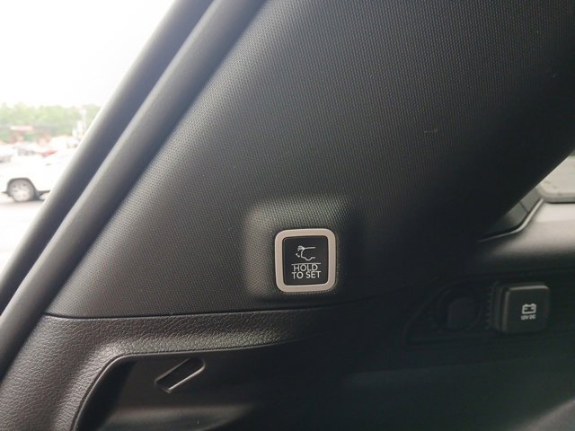 Certified 2023 Jeep Grand Cherokee Altitude image 10