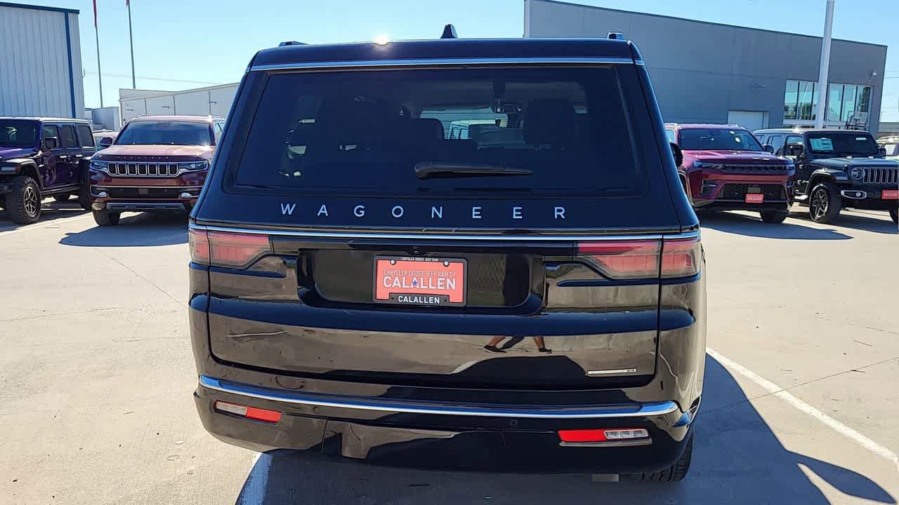 Used 2024 Jeep Wagoneer Series III AWD/4WD image 7