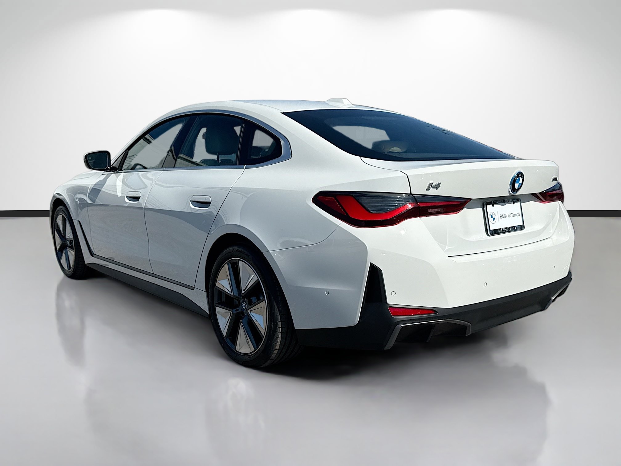 Used 2023 BMW i4 eDrive35 w/ Premium Package RWD image 5