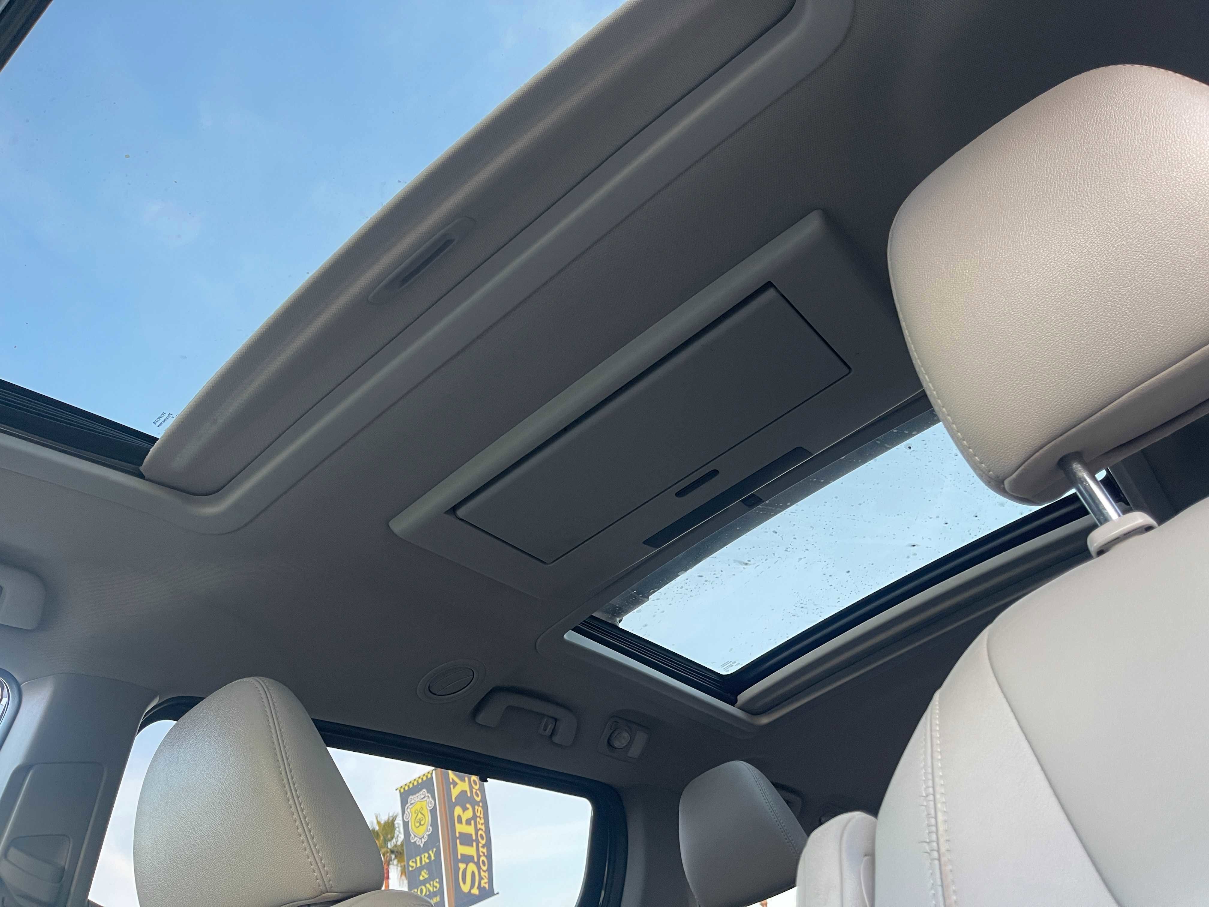 Used 2019 Toyota Sienna Limited Premium w/ Protection Package image 29